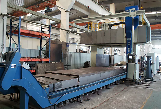 Fresatrice CNC a portale di grandi dimensioni